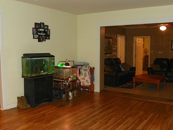3rd image of 108 Cummings Ln