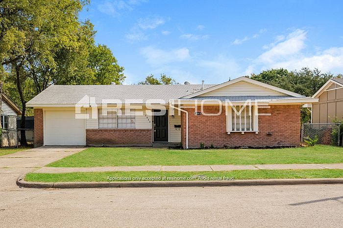 1st image of 6440 Leaning Oaks St