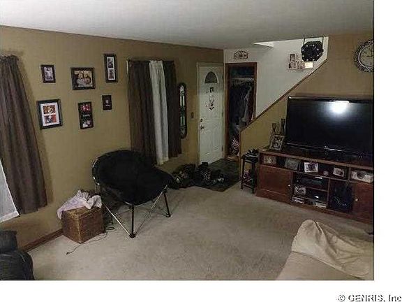 3rd image of 18 Gibson St