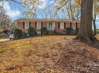 7914 Rainbow Dr, Charlotte, NC 28227