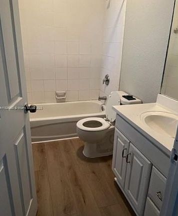 4th image of 2514 NW 21st St #1