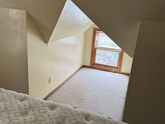 5th image of 35 Crocker Ave #7