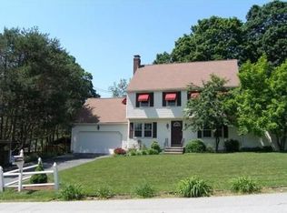 2 Robertson Dr, Hopedale, MA 01747