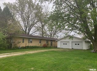 318 Mistletoe St, Payson, IL 62360