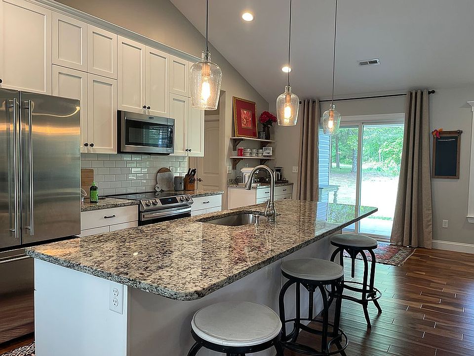 1st image of 183 Dogwood Blvd