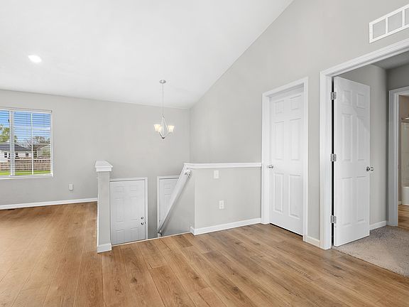 3rd image of 58727 Pond View Ln