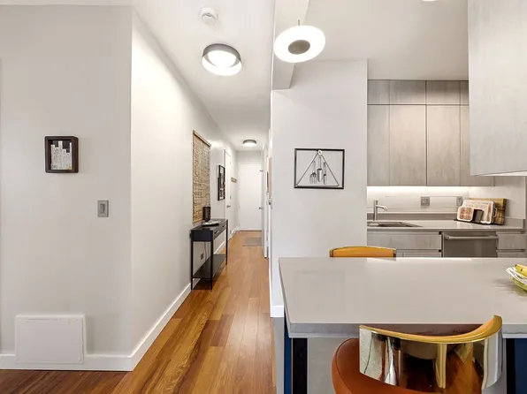 200 E 69th St APT 5L, New York, NY 10021