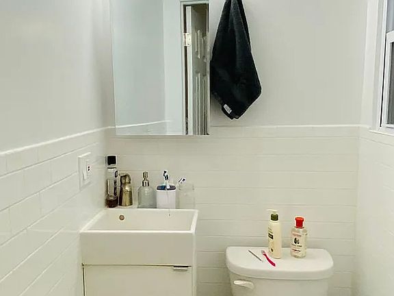 3rd image of 63 Carmine St APT 3D