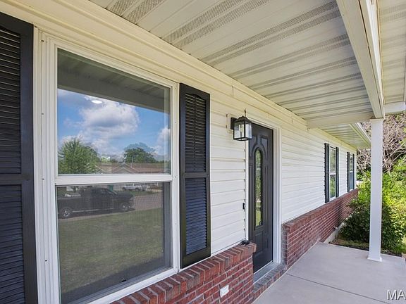 3rd image of 1037 Deerfield Dr