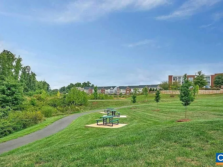 2138 Lockwood Dr — Photo 27
