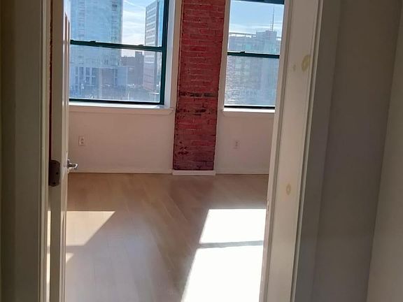 4th image of 726-728 Market St #804