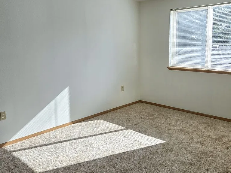3605-3625 Belle Vista Ct S — Photo 9