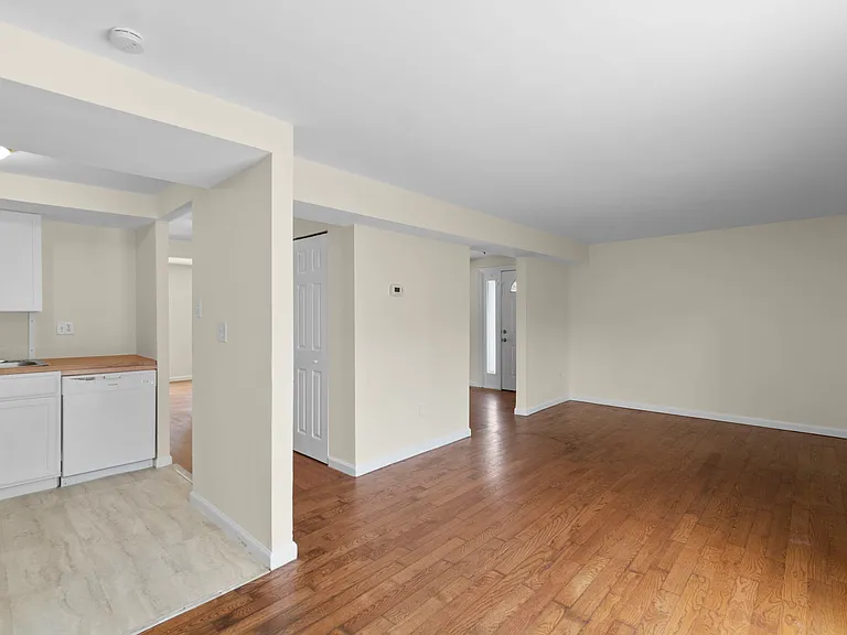 10289 Daystar Ct — Photo 9