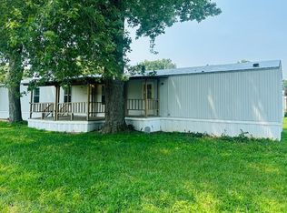 7 Raylynn Ct, Staunton, IL 62088