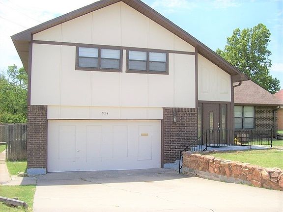 3rd image of 824 NW 50th St