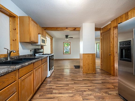4th image of 1612 260th Ave