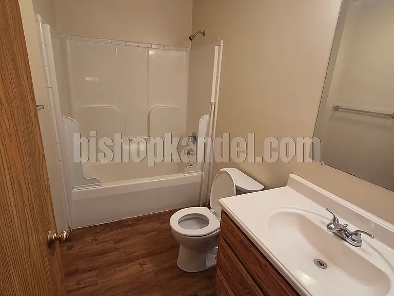 138 Allen Ave — Photo 13