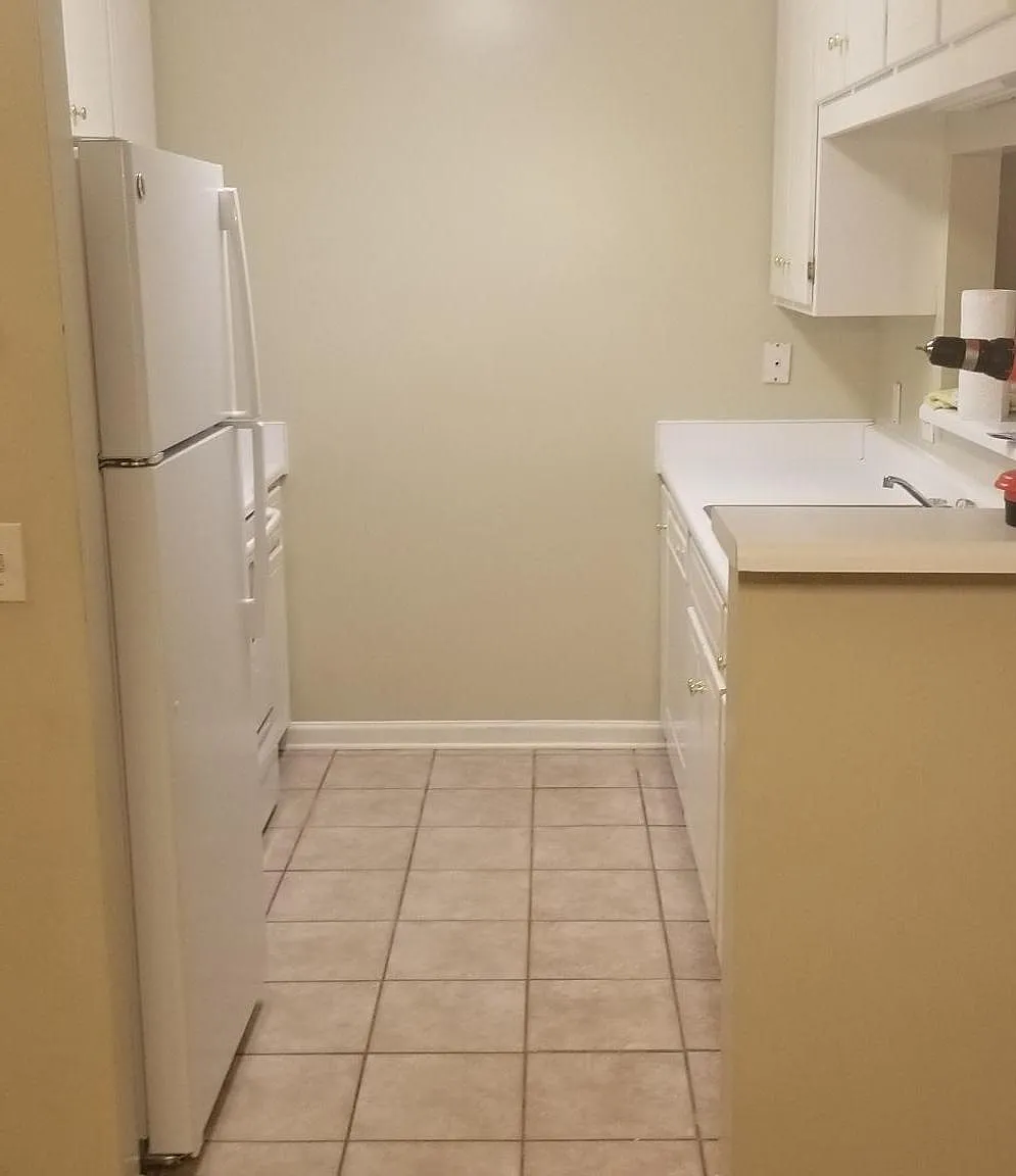 102 Baldwin Dr — Photo 2