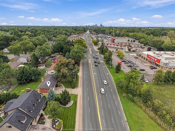 5th image of 4045 Dougall Ave