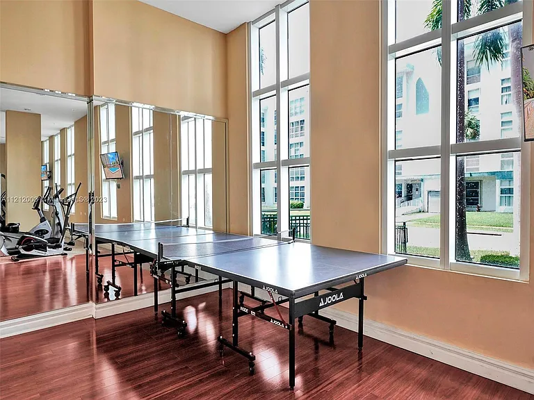 17555 Atlantic Blvd #806 — Photo 29