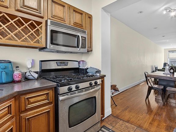 5th image of 7 Chesterton St #3