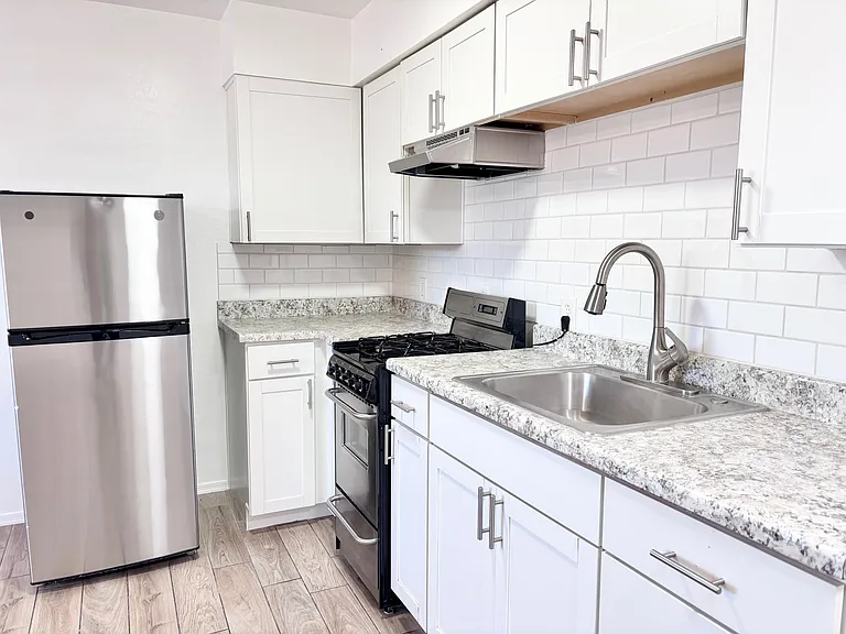 Apache Lofts — Photo 9