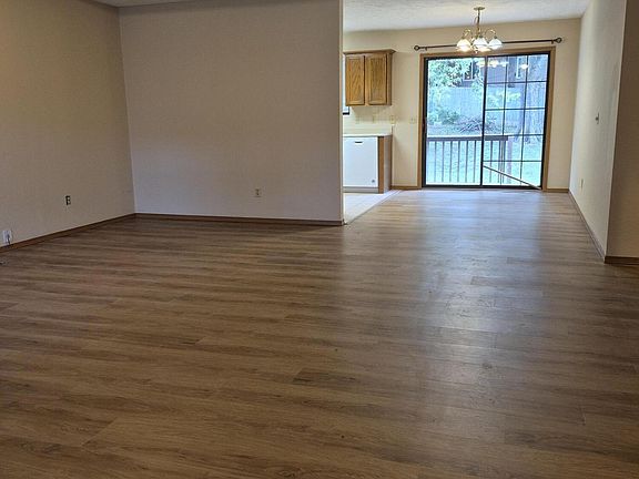 4th image of 3467 S Doris Avenue