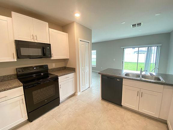 4th image of 4704 Norman Oak Pl