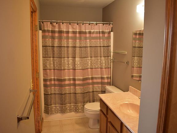 4th image of 384 Mabel St NW