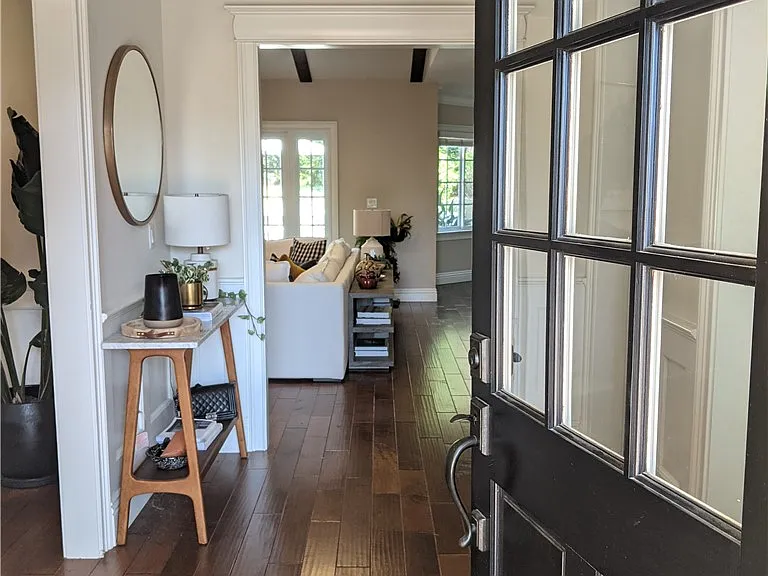 5310 La Forest Dr — Photo 2