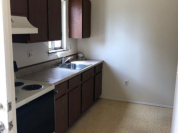 5th image of 263 Riverbank St #271
