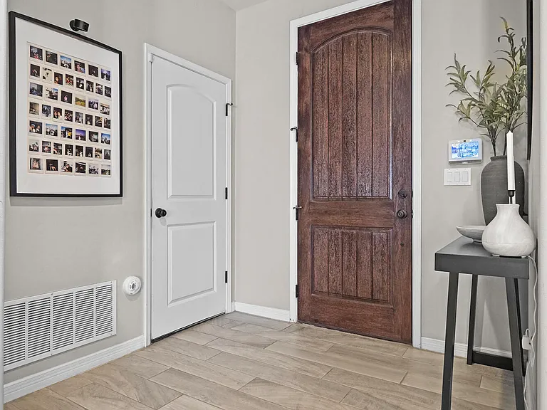 908 Tolworth St — Photo 24