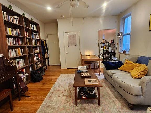2nd image of 322 S 11th St APT 5