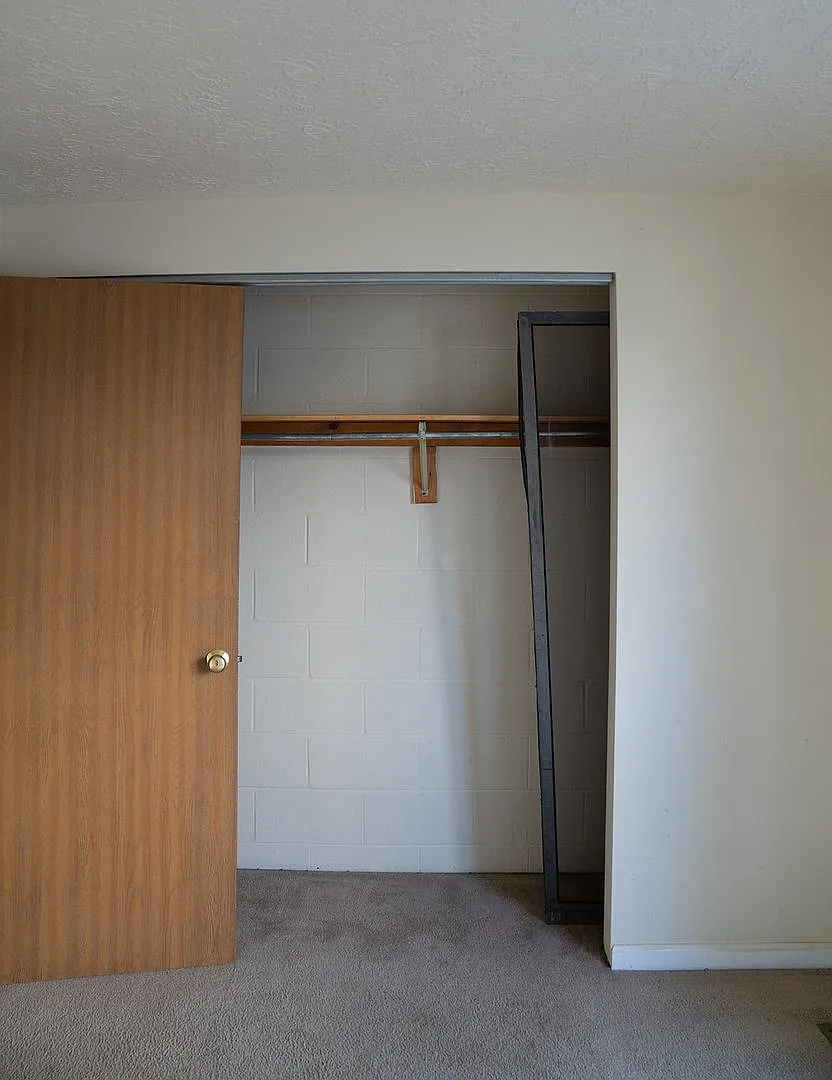 OSU Campus 3 & 4 bedroom 2 full bath townhouses — Photo 3