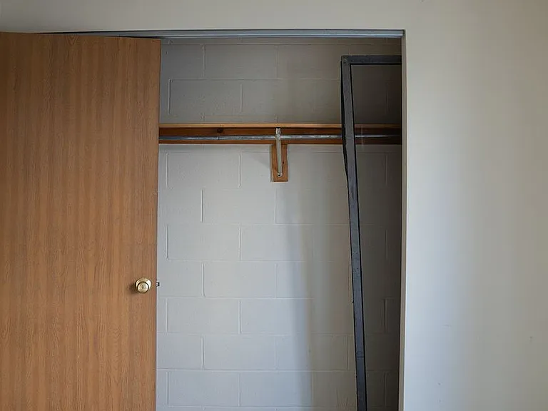 1669 Summit St #1675 — Photo 43