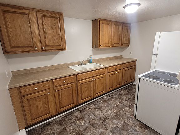 2nd image of 310 S 6th St #3