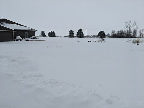 4th image of 2030 Greenway Dr