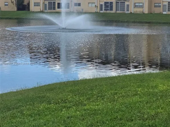 8920 Sunrise Lakes Blvd APT 111, Sunrise, FL 33322