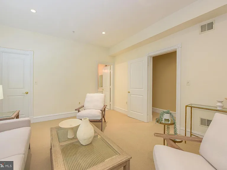 720 Potomac St — Photo 40