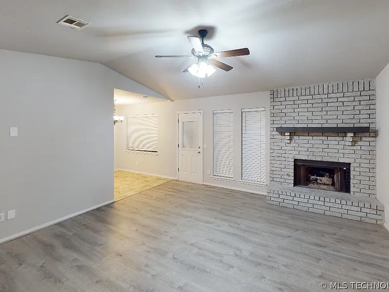 9215 S 92nd East Ave — Photo 2
