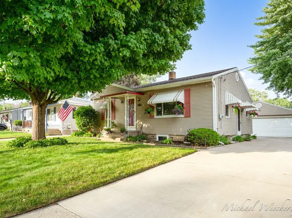 4428 Madison Ave SE, Kentwood, MI 49548