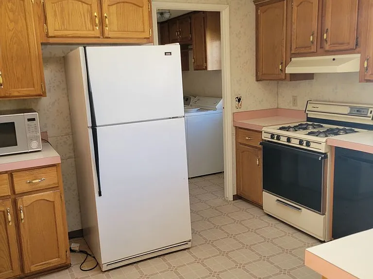 205 S Adin St — Photo 15