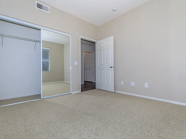 Laurel Glen Apartment Homes — Photo 54