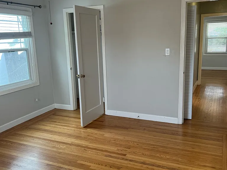 2809 63rd St — Photo 12