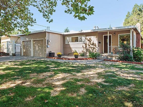 2nd image of 755 Plaza Amapola