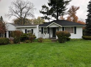 2206 Herrick Dr, Lansing, MI 48911