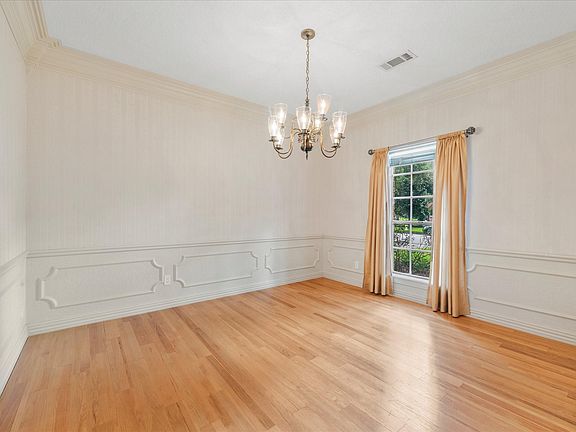 5th image of 926 Caswell Ct
