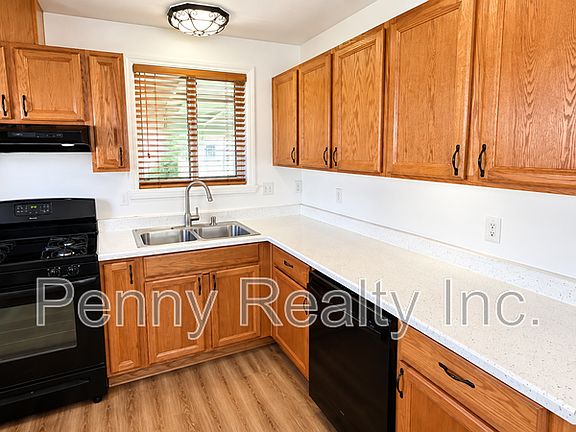 2nd image of 1842 Burton St