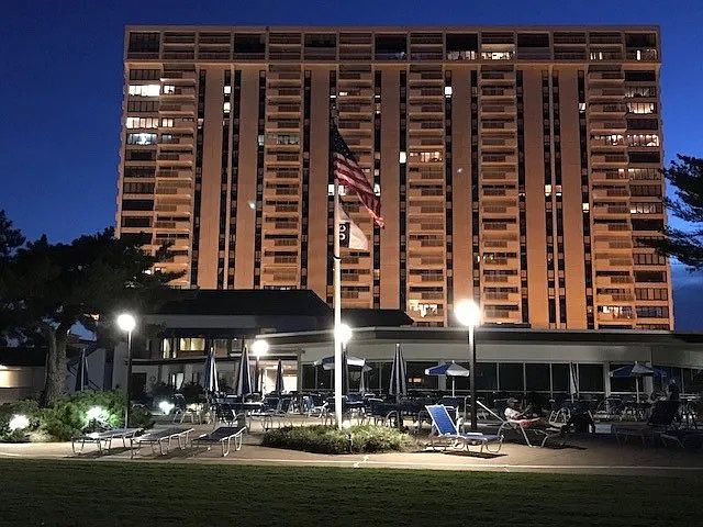 2nd image of 4004 Atlantic Ave APT 305