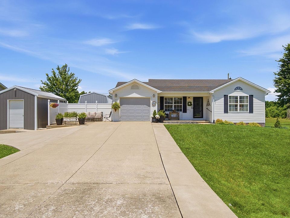 1st image of 204 Beechwood Dr